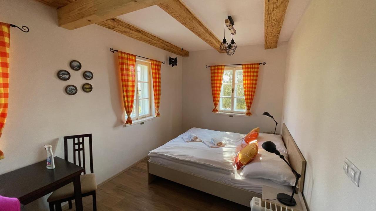 Penzion Pod Devítkou Hřensko Exterior foto